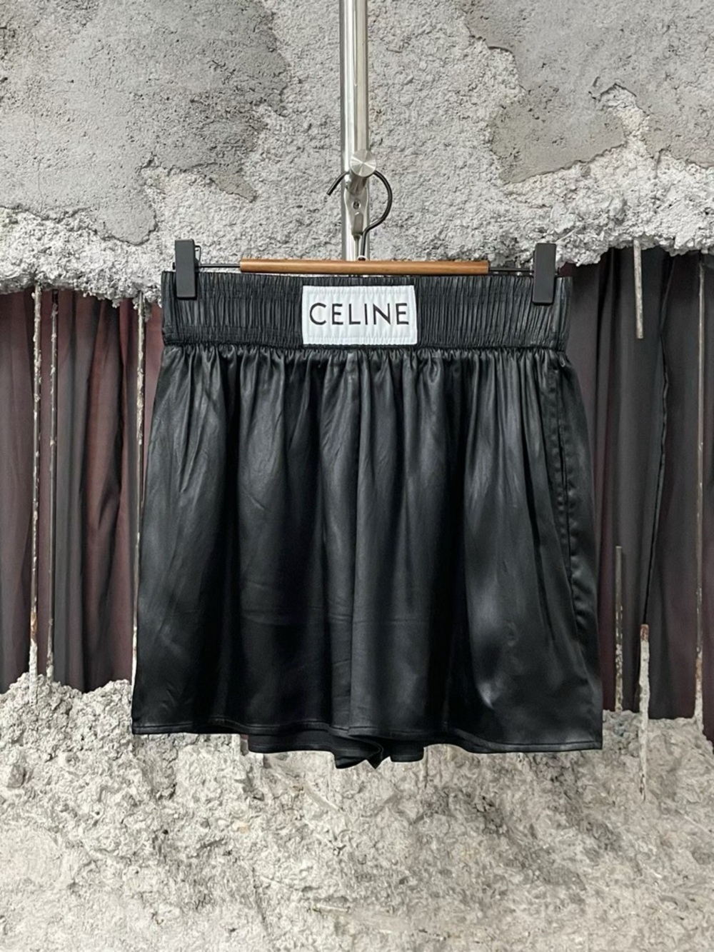 🚩steal Celine Black Faux-Leather Skirt-Shorts with Logo Waistband